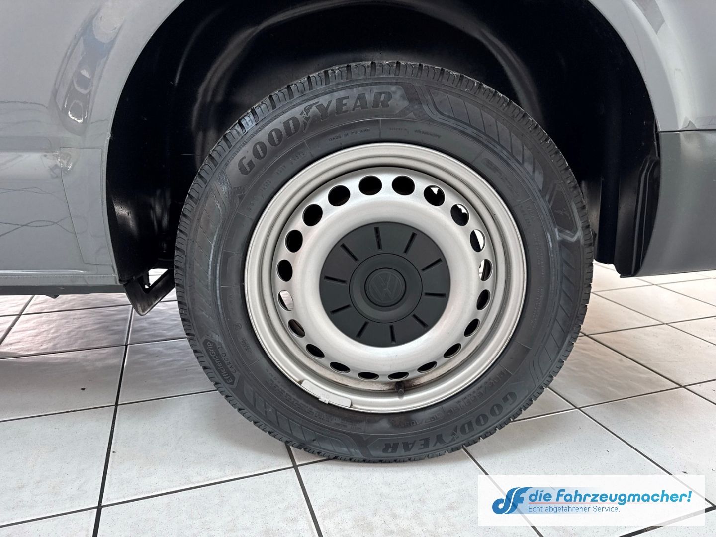 Fahrzeugabbildung Volkswagen Transporter T6.1 Kasten 4MOTION AHK DAB Induktio
