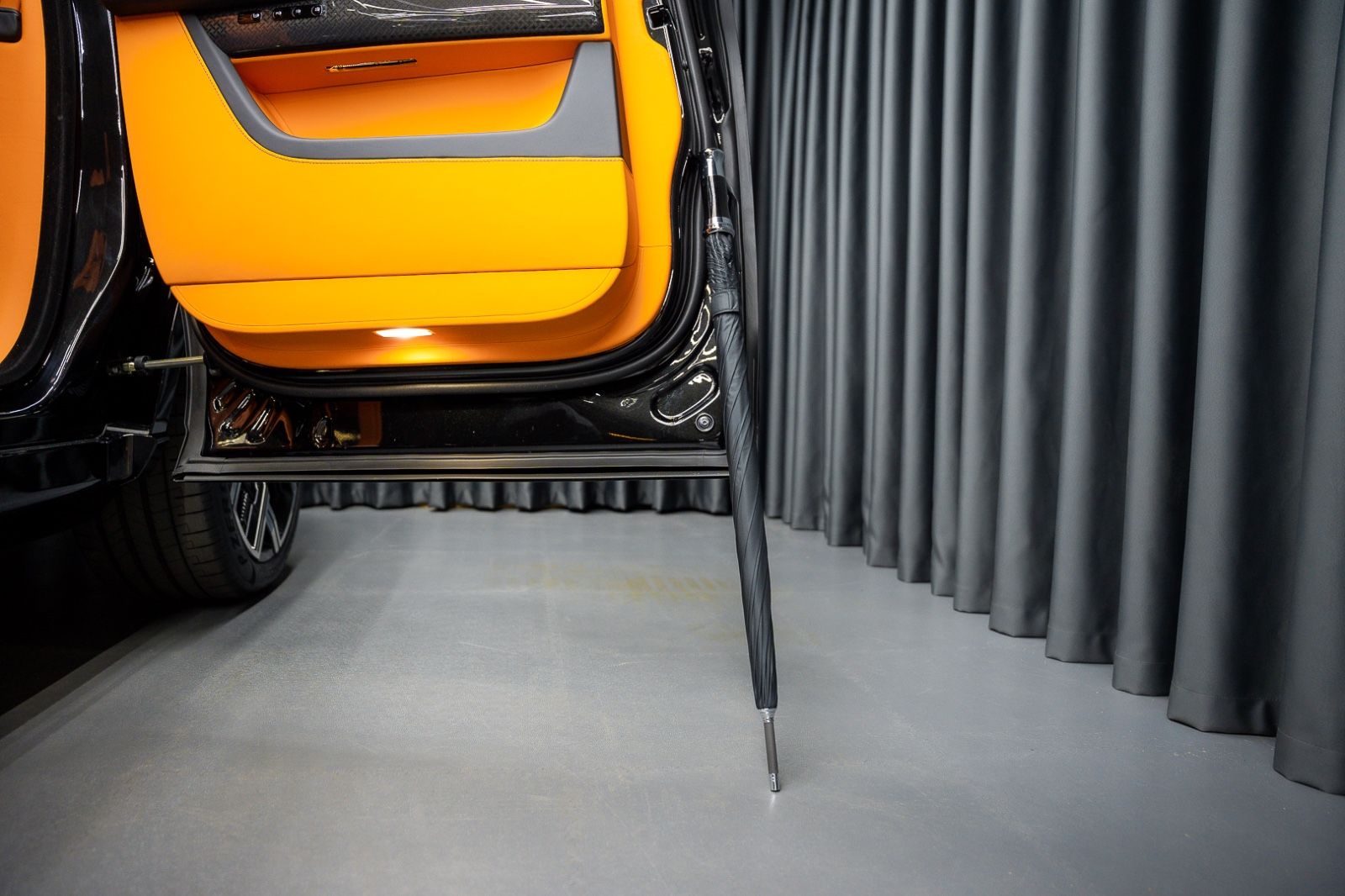 Fahrzeugabbildung Rolls-Royce Cullinan Black Badge 4Seats Starlight 2025 FULL