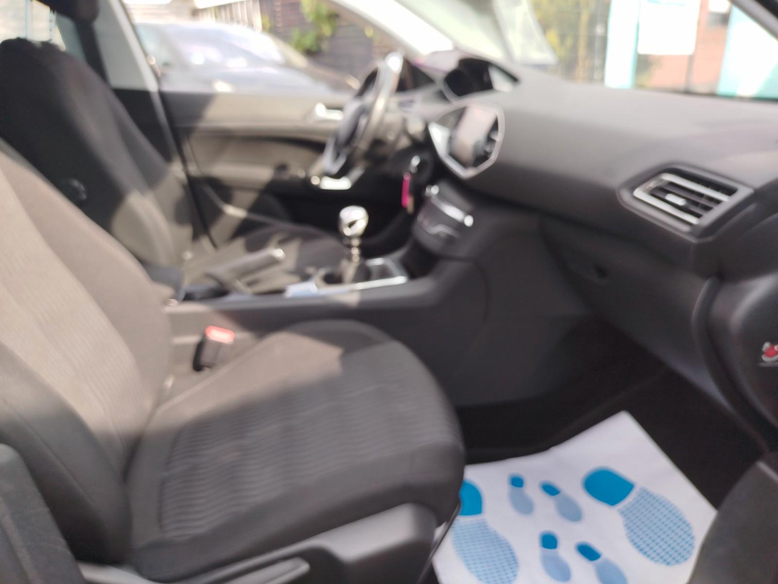 Peugeot 308 Active PureTech 130*EU6*Navi*BlueT*Sta.-Sto.