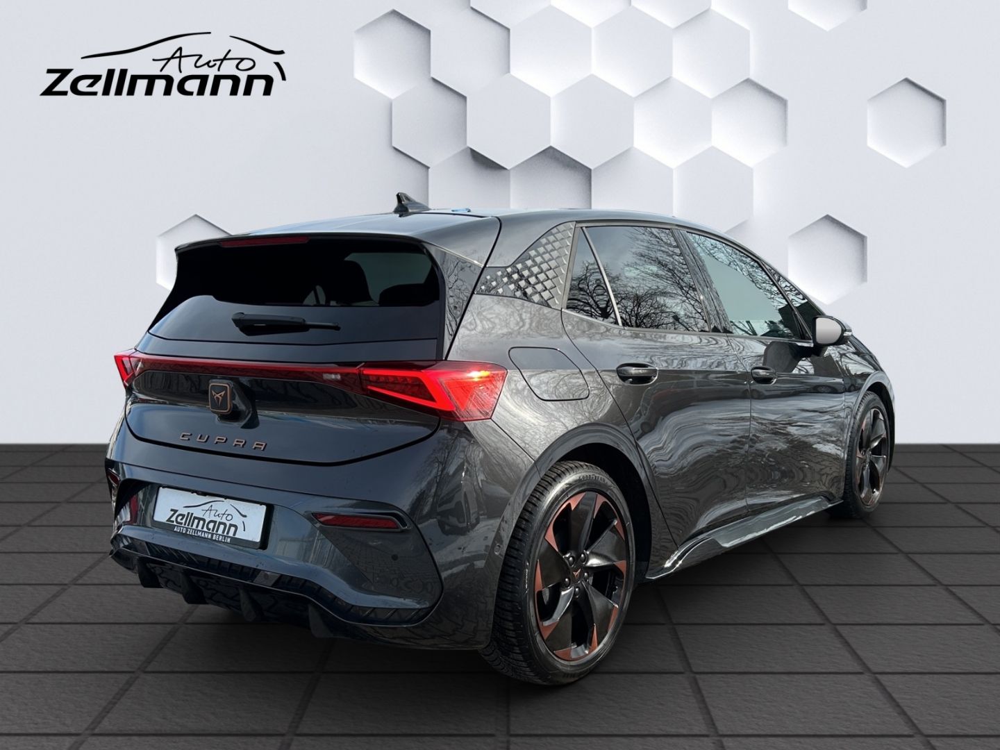 Born 150kW LED HuD GJR ACC 360°Kamera ParkLenkAs