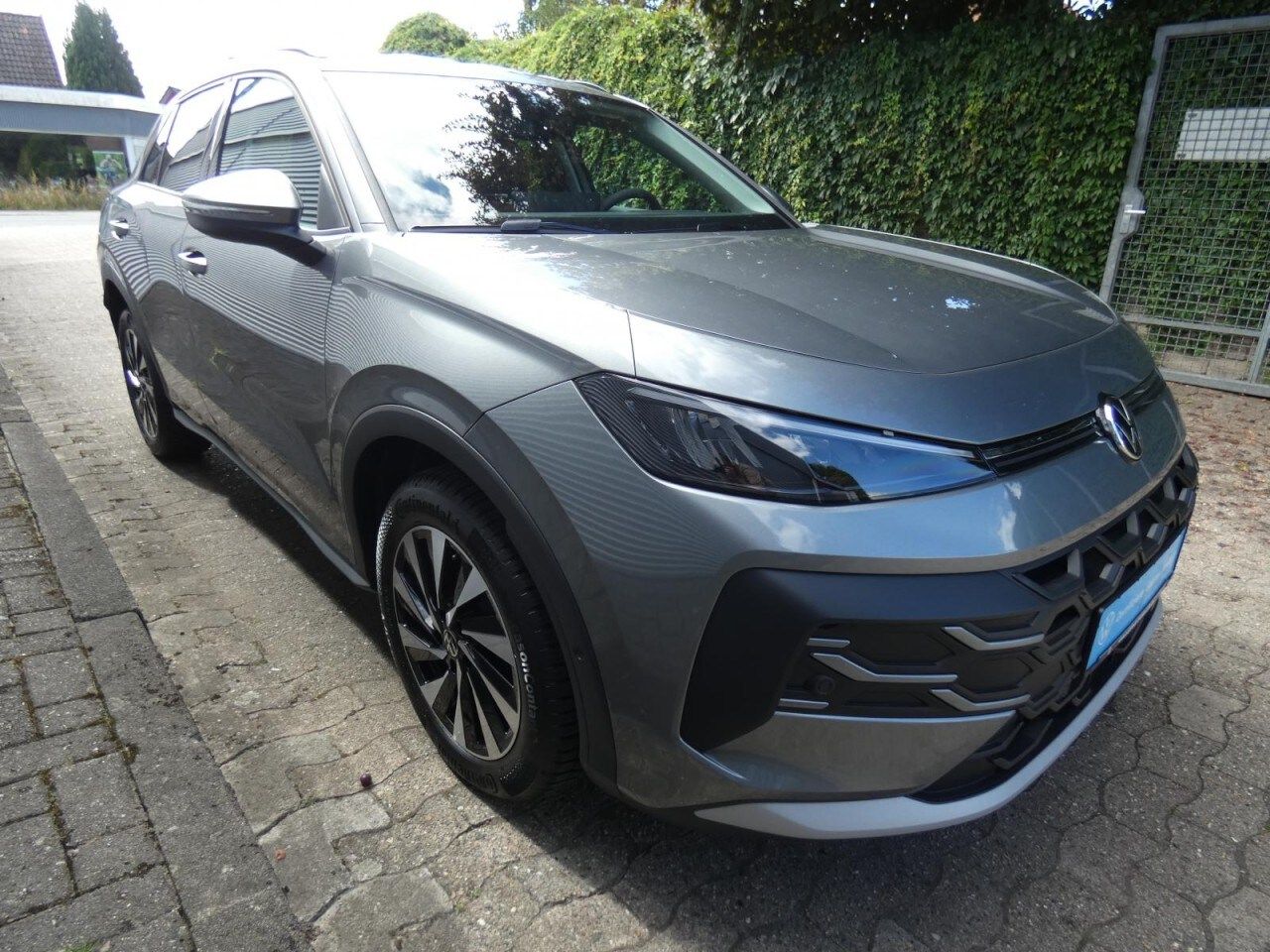 Volkswagen T-Roc Life T-Roc 1.5 eTSI DSG Life LED AHK SHZ R foto 3