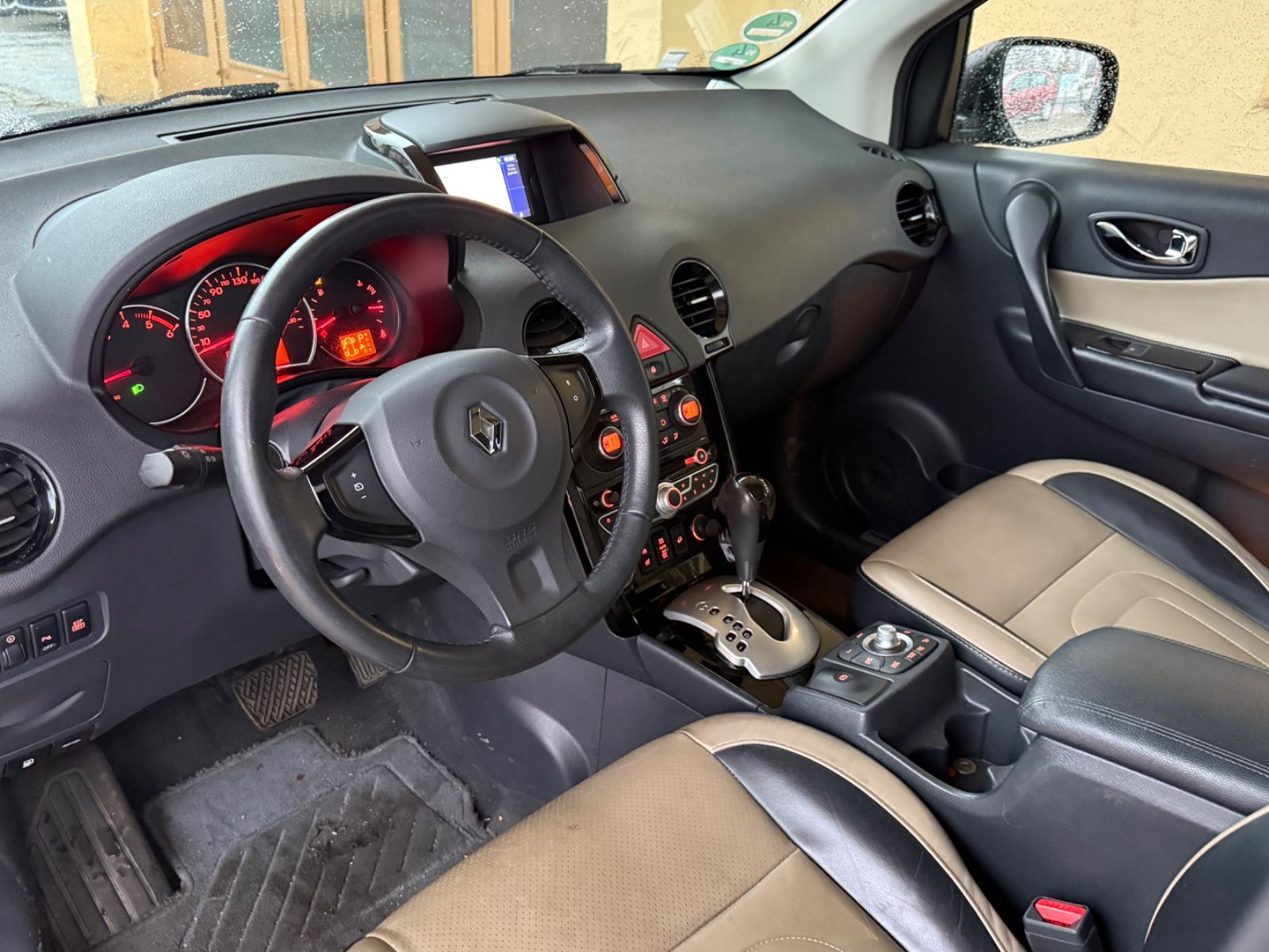 Koleos 4×4 Automatik|Pano|Sitzheizung|Ahk|