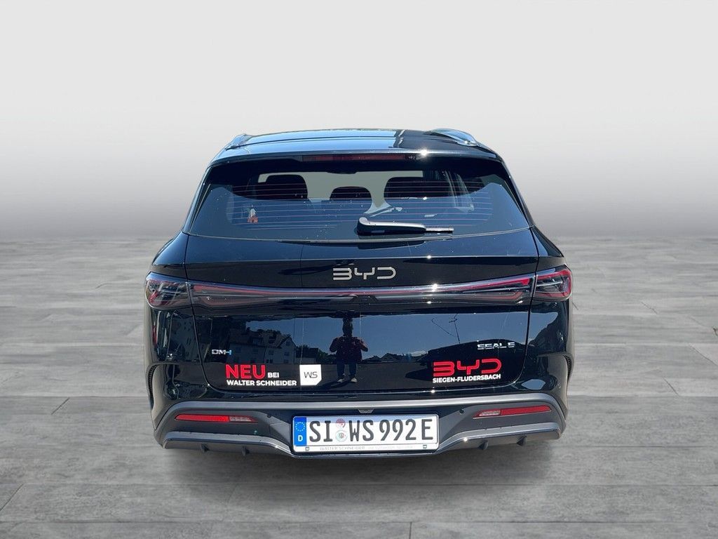BYD SEAL 6