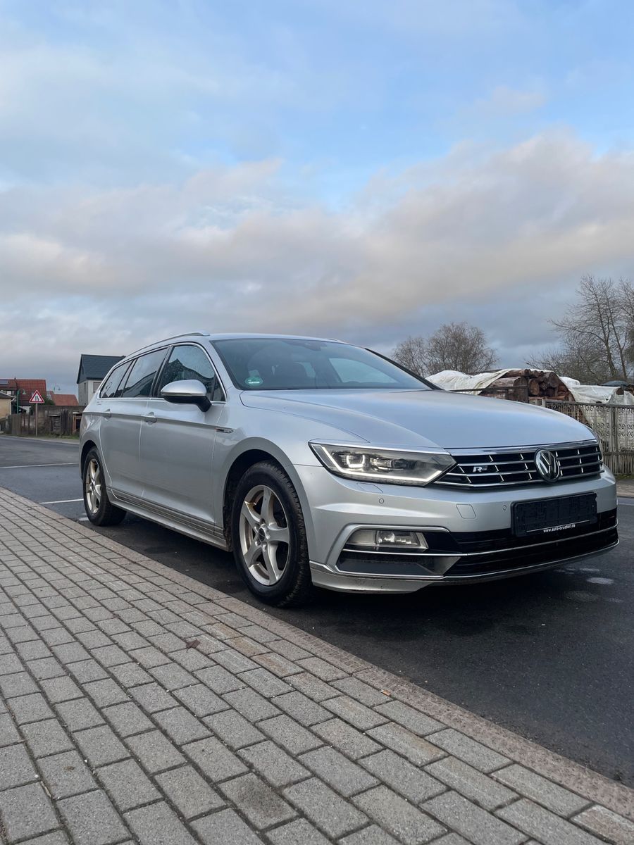 VW Passat Variant 2.0 TDI R-Line + High-Line 