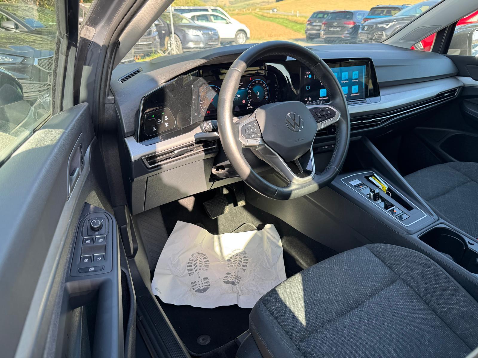 Volkswagen Golf VIII 1.0 eTSI *DSG*LIFE*PDCHI+VO*NAVI*ACC*D, миниатюра 12