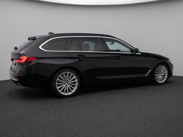 Fahrzeugabbildung BMW 530d xDr Tour AHK  Pano ACC HUD Komfortsitz