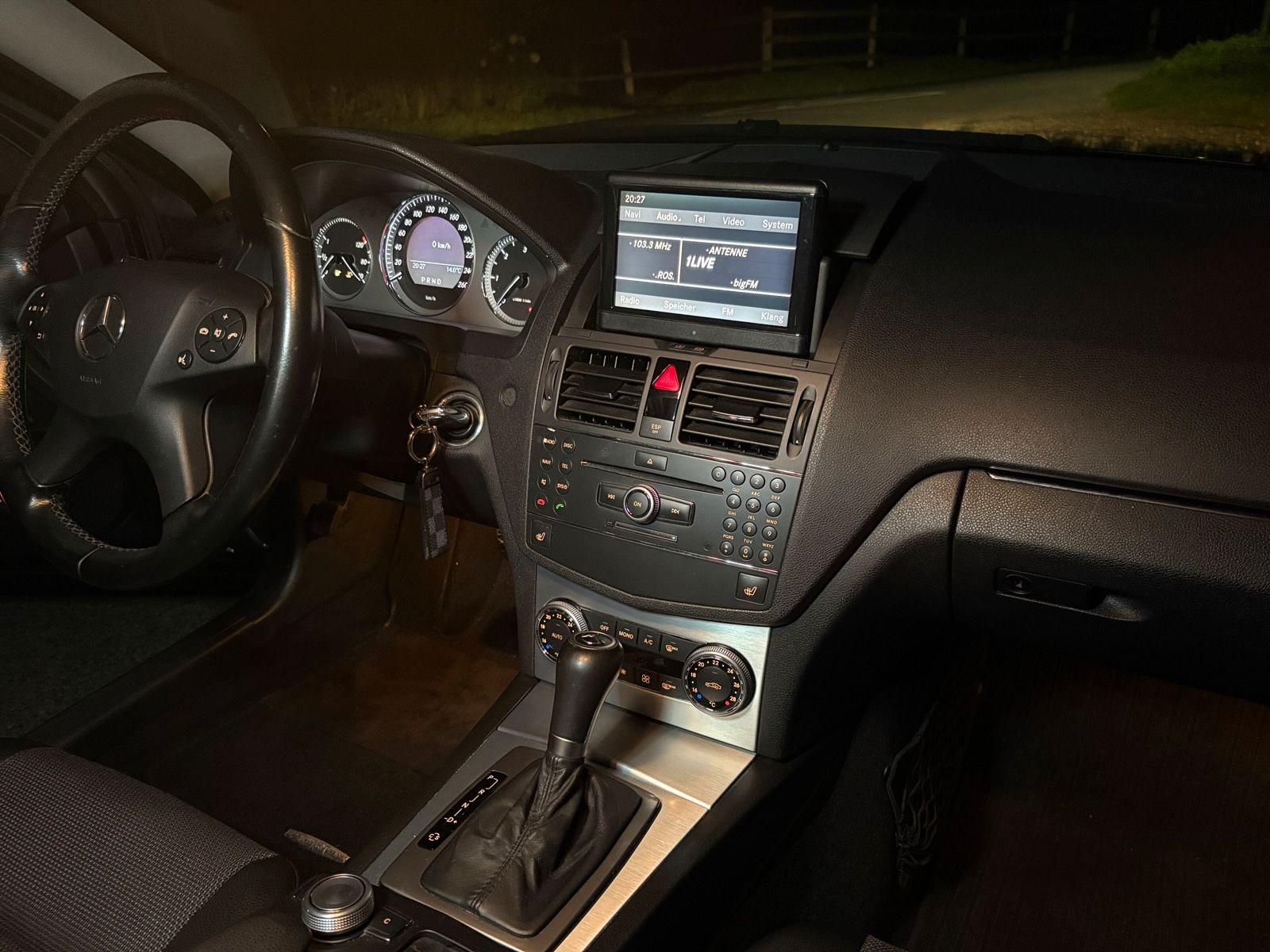 Mercedes-Benz C220 2009 — photo 14