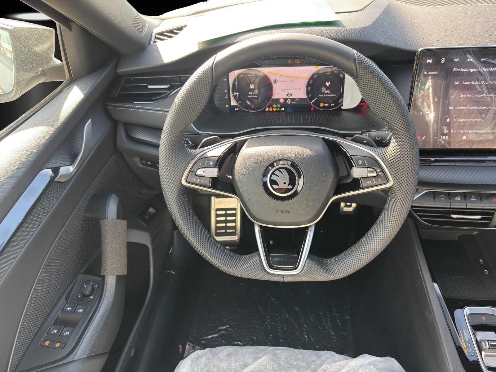 Fahrzeugabbildung SKODA Octavia Combi Sportline 2,0 TDI 110 kW DSG
