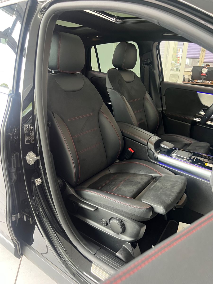 Fahrzeugabbildung Mercedes-Benz GLA 250 4Matic* AMG Line * PANORAMADACH *