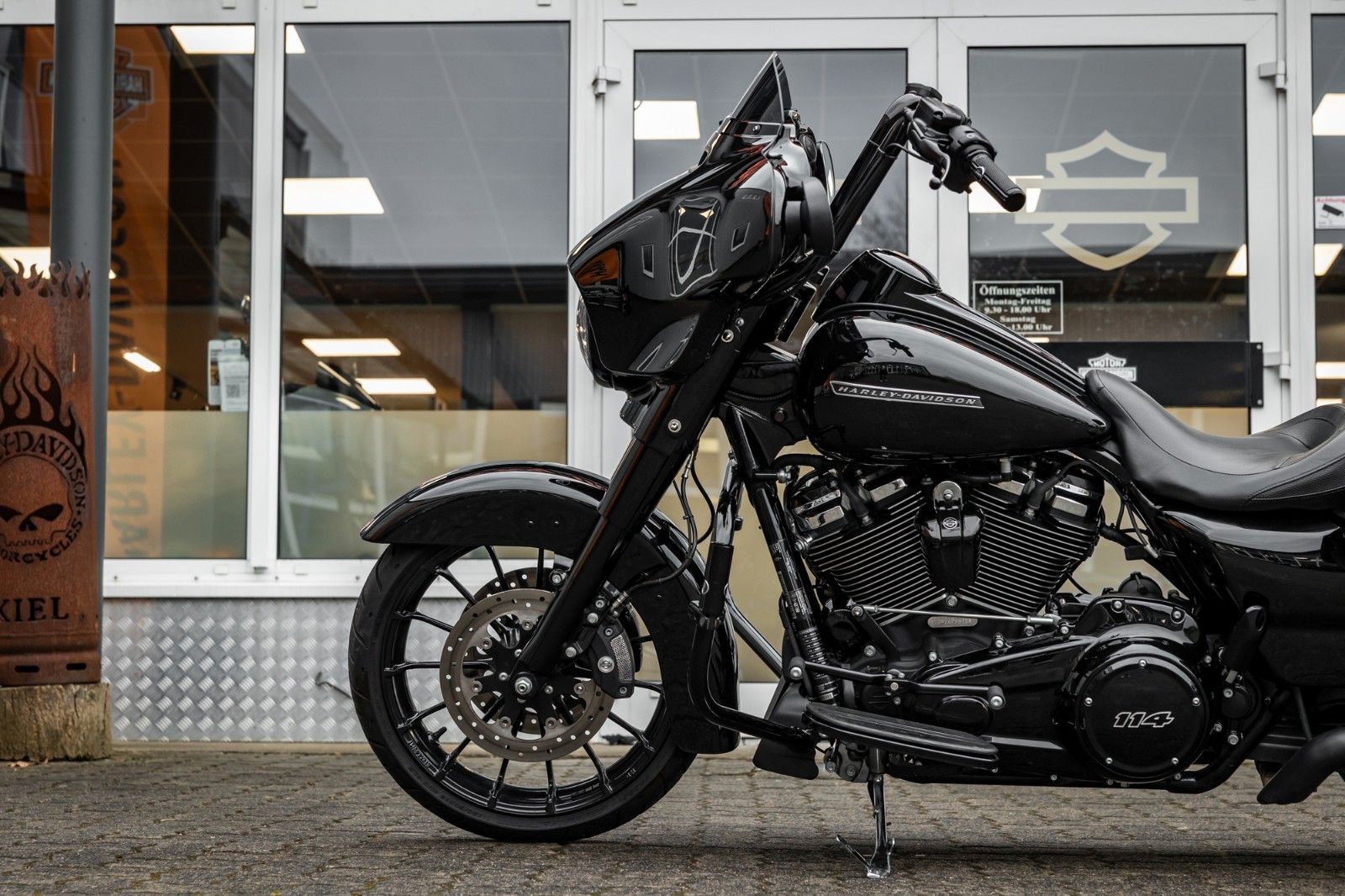 Fahrzeugabbildung Harley-Davidson FLHXS Street Glide 114 cui - Jekill & Hyde -