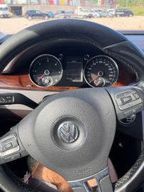 Volkswagen Passat - 11