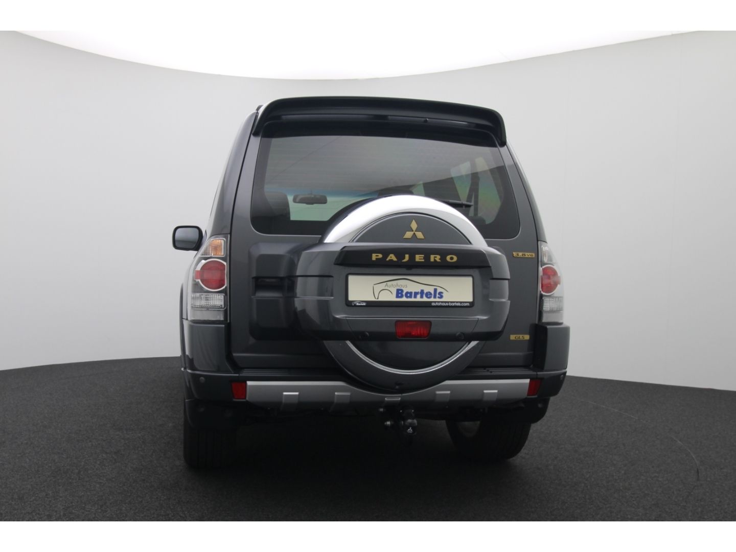 Fahrzeugabbildung Mitsubishi Pajero GLS 3,8L 4WD AHK, AppleCP, Pano, Schiebed