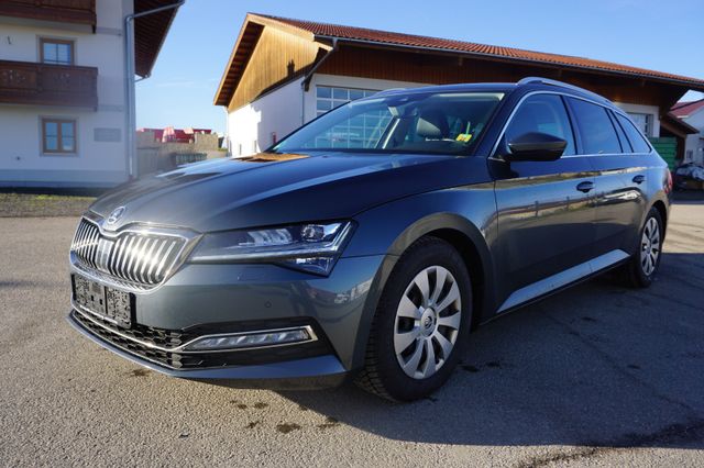 Skoda Superb Combi Premium Edition DSG