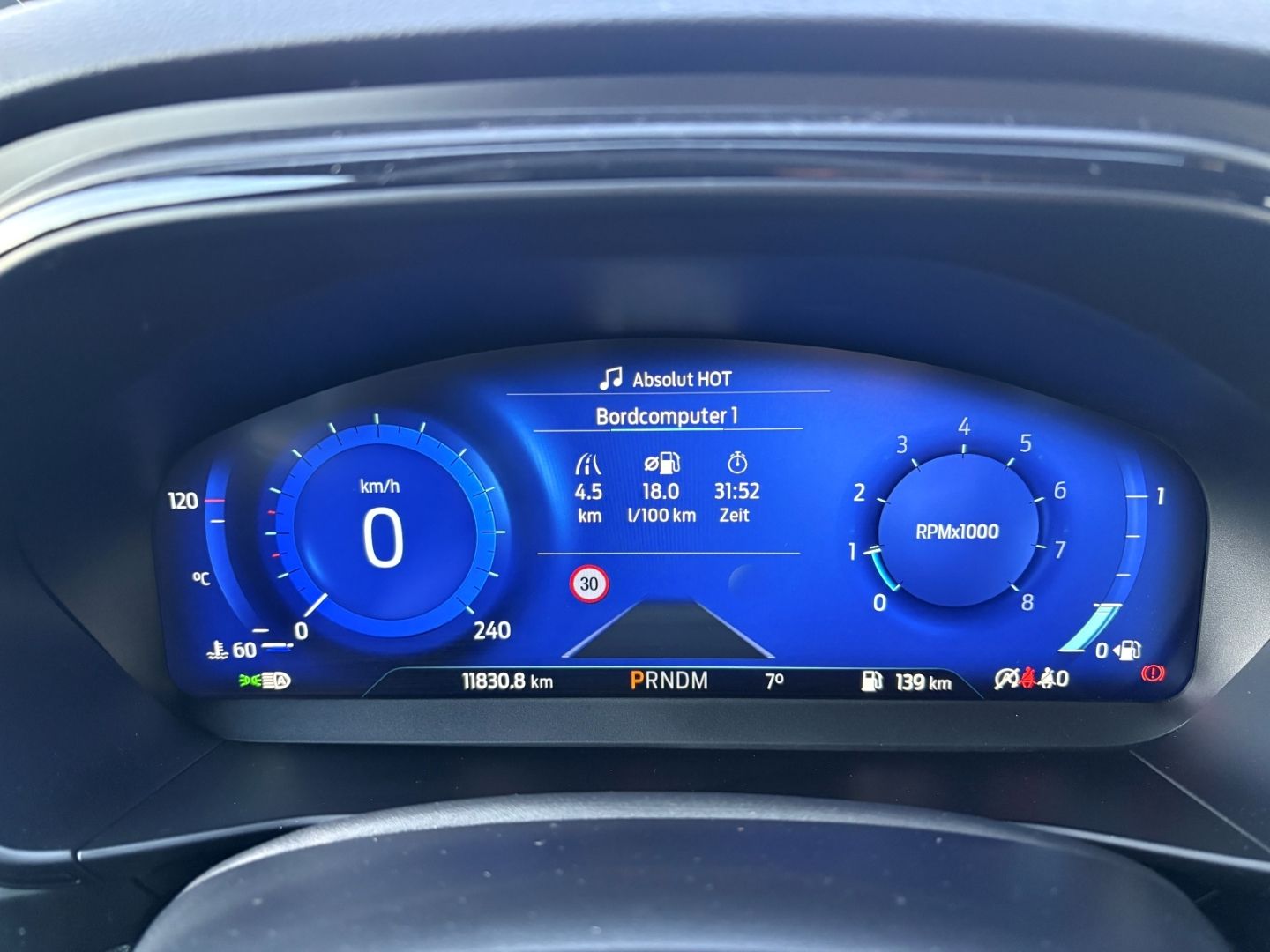 Fahrzeugabbildung Ford Focus Turnier ST-Line X MHEV AHK Kamera Navi LED