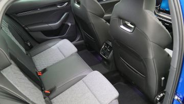 Skoda Octavia Combi 1.5 TSI Sportline AHK HUD 4xSHZ