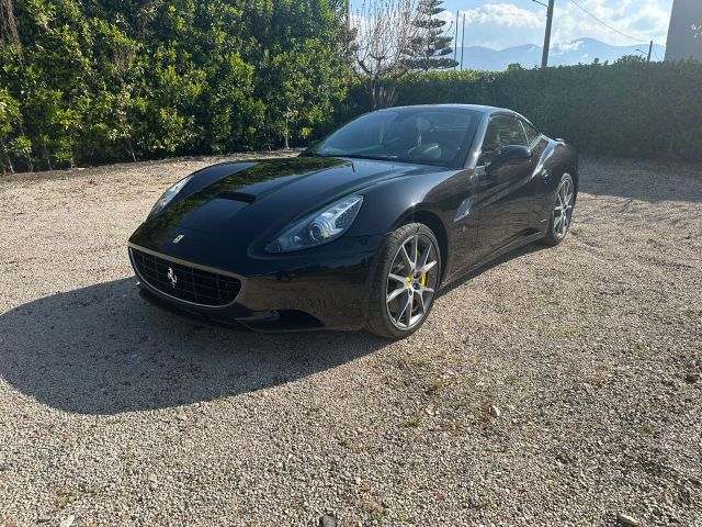 Ferrari California DCT nera book service proveni