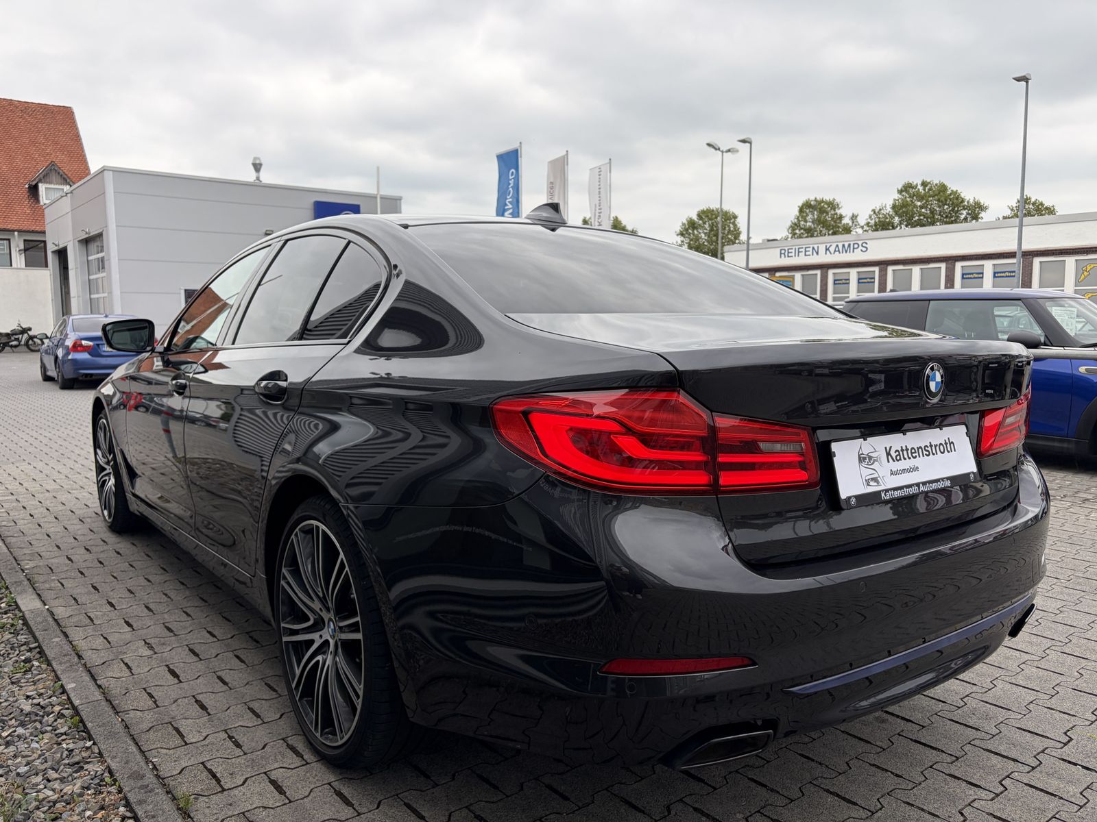 BMW 540i SportLine HeadUp DriAsPl Harman Adapt-Fahr  foto 4