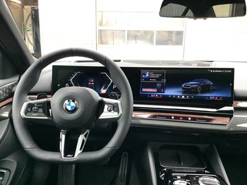 BMW 540d xDrive Limousine M Sportpaket Head-Up DAB