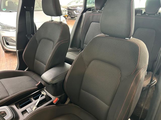 Fahrzeugabbildung Ford Focus Turnier ST-Line