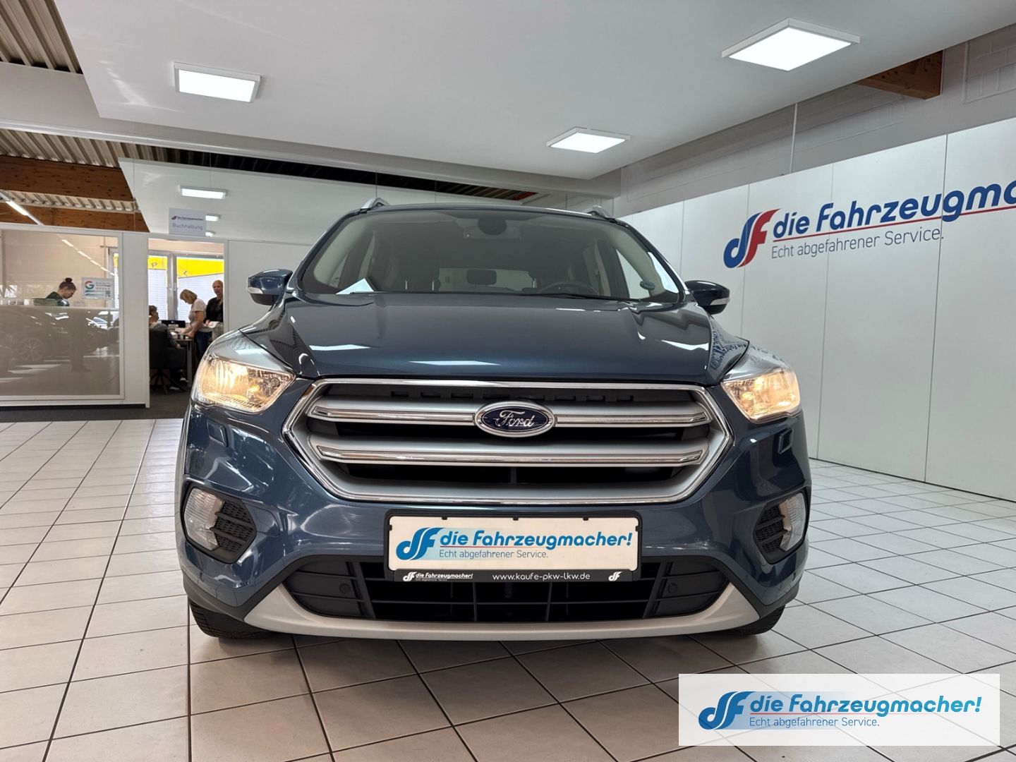 Fahrzeugabbildung Ford Kuga Trend 1.5 EcoBoost EU6d-T DAB SHZ LenkradHZ