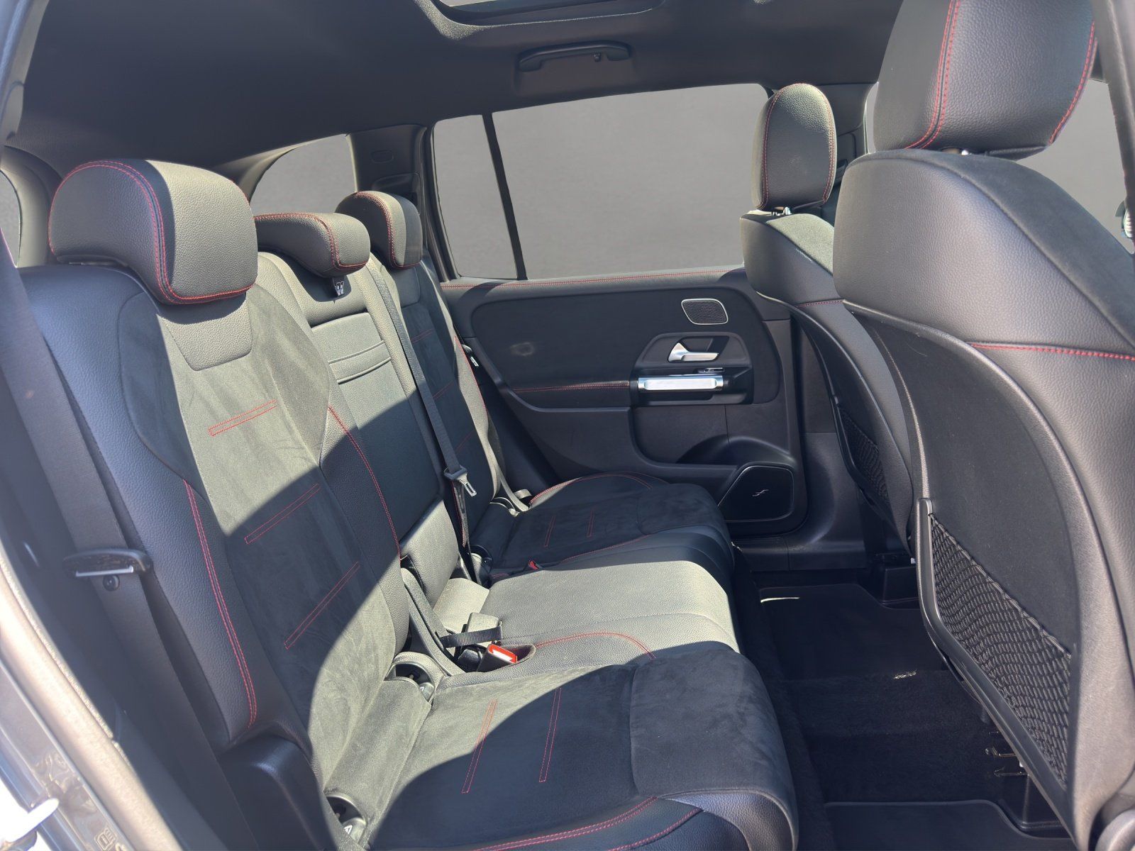 Fahrzeugabbildung Mercedes-Benz GLB 250 AMG Line 4Matic/PANO/BURMESTER/KAMERA/