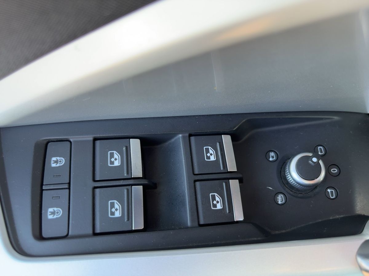 Audi Q3 45 TFSI e S-Line AHZV Kamera LED Navi foto 12