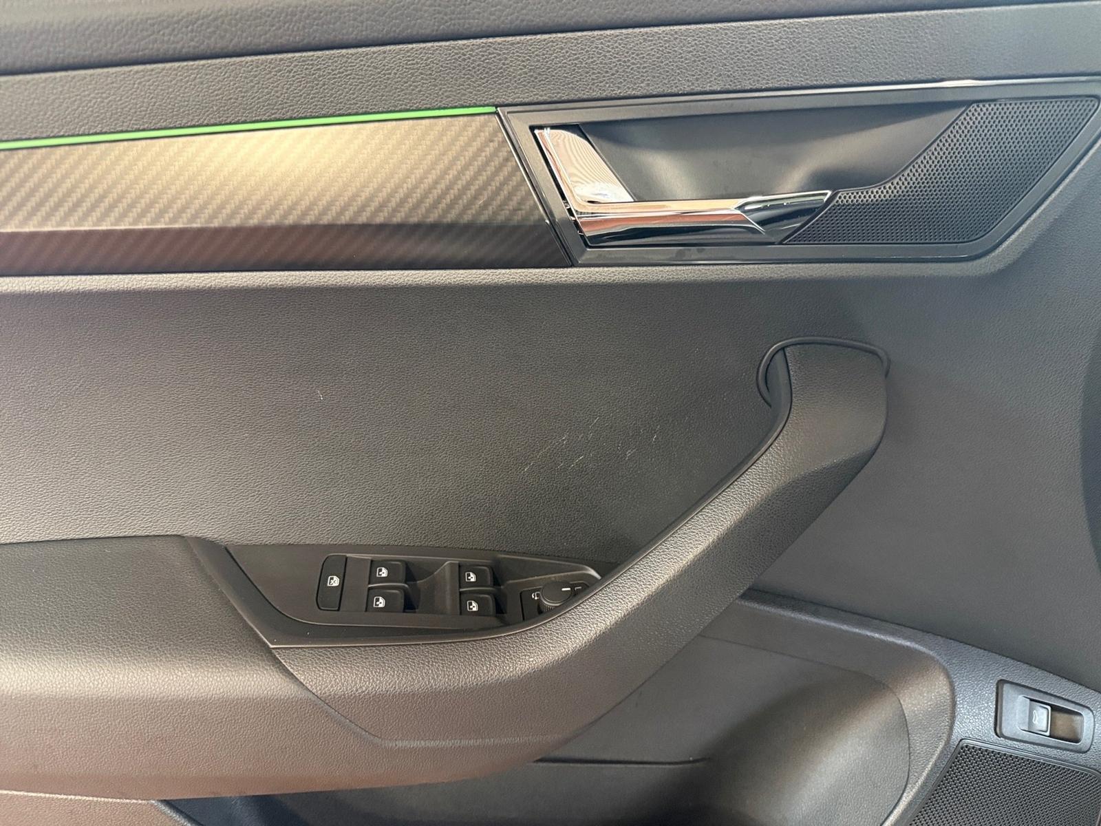 Skoda Karoq 2.0 TSI Sportline 4x4 DSG Matrix Navi ACC
