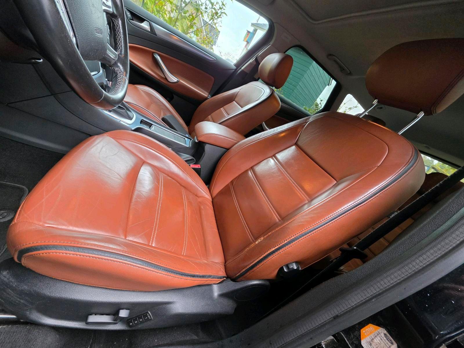 Ford Mondeo 2011 — interior