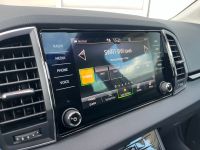 SKODA Karoq 1.5 TSI DSG Selection PANO KAM AHK 5JGAR bei Autohaus Landmann & Maier OHG