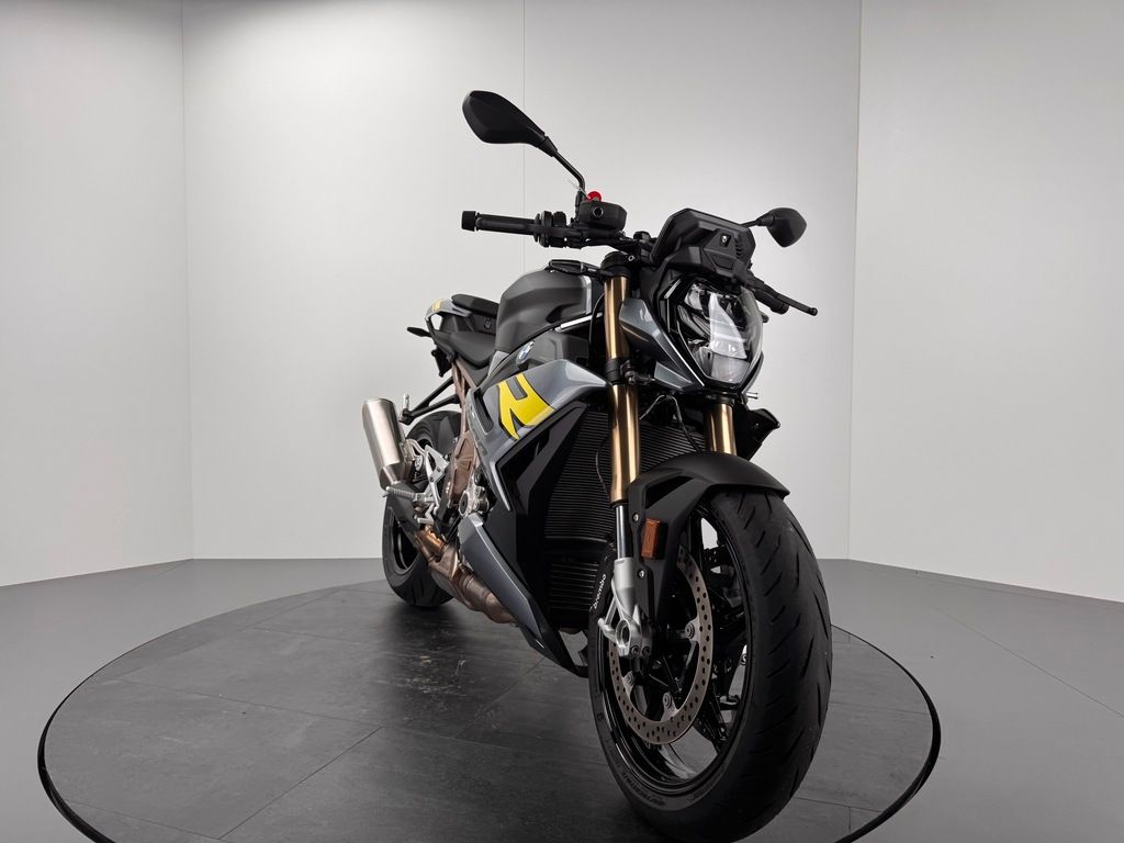 Fahrzeugabbildung BMW S1000 R *NEUWERTIGER *1. HAND