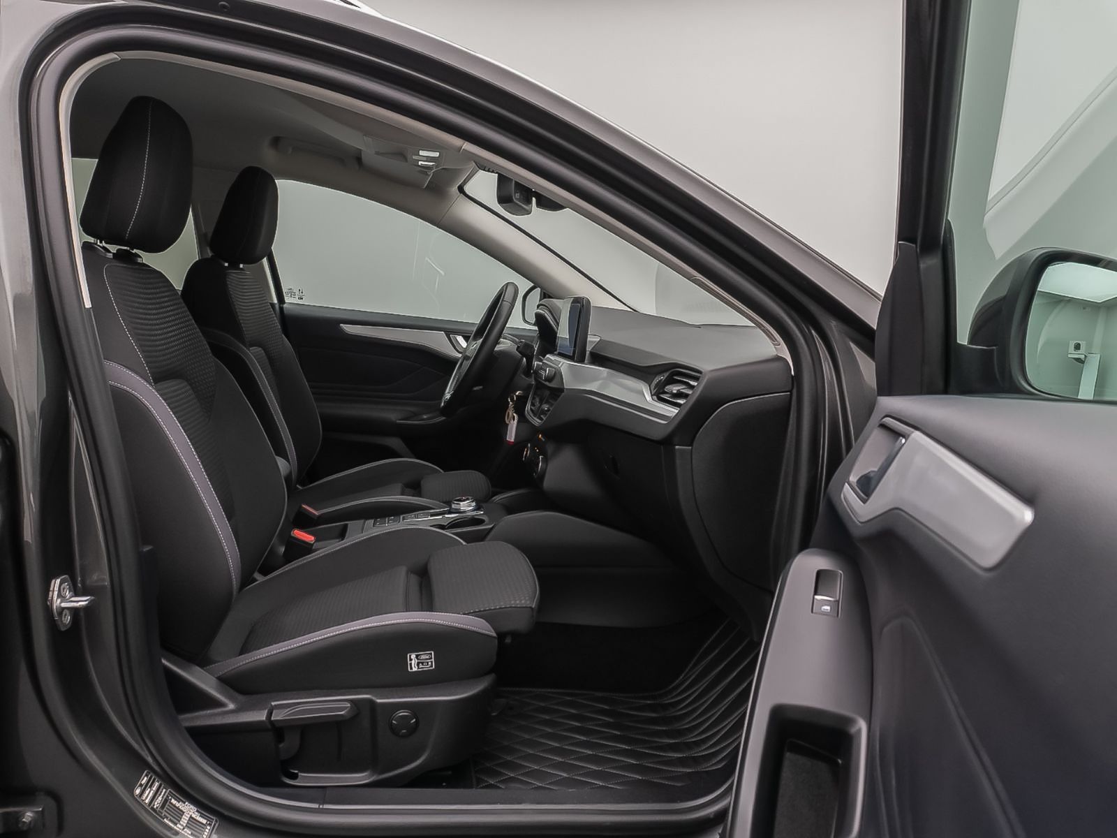 Fahrzeugabbildung Ford Focus Turnier Cool & Connect Kamera AHK Tempomat