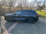 Volkswagen Touareg R 3.0 V6 eHybrid gepflegt TOPAusstattung - Volkswagen Touareg R mit Hybrid-Antrieb (Benzin/Elektro)