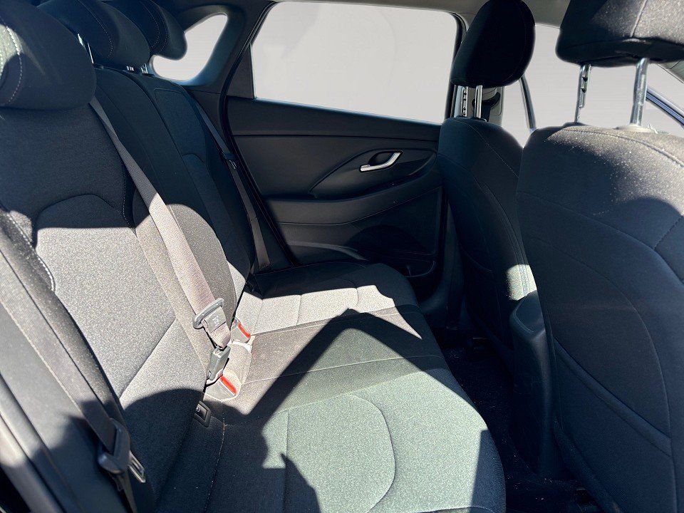 Fahrzeugabbildung Hyundai i30 5-Türer1.5 Benzin Turbo 160PS 7-DCT (48V) Ed