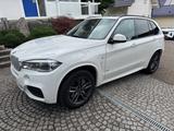 BMW X5 xDrive50i  - BMW X5: Xdrive50i