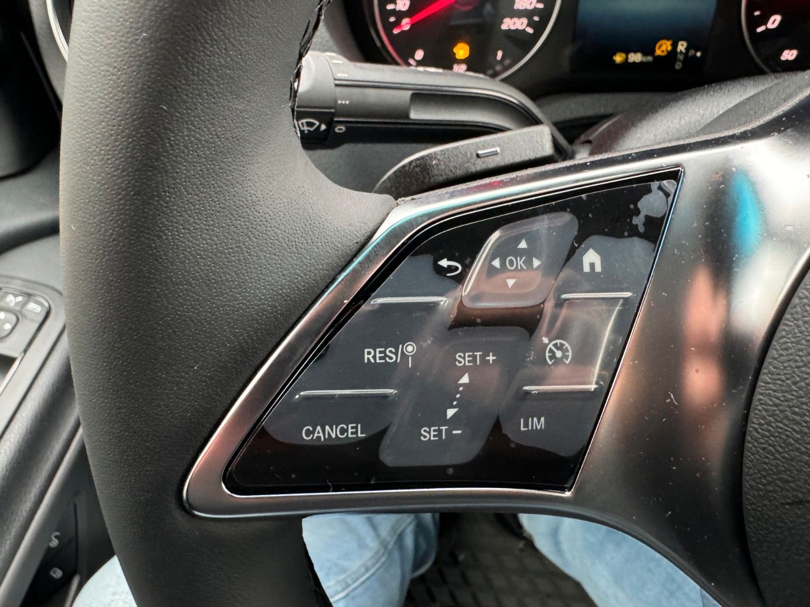 Fahrzeugabbildung Mercedes-Benz Sprinter 319 CDI 4325 LED MBUX SHZ AHK