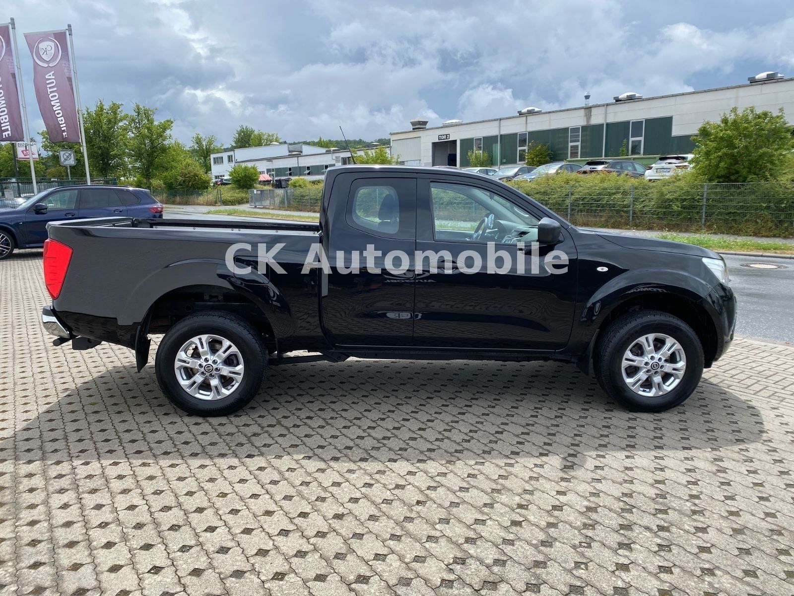 Fahrzeugabbildung Nissan Navara NP300 Acenta King Cab 4x4/AHK 3500 KG