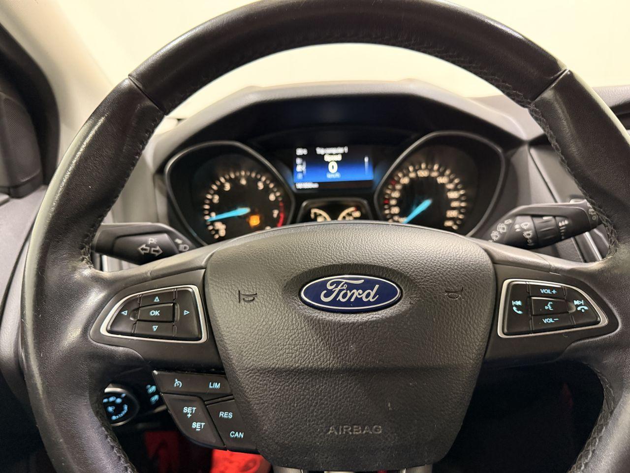 Ford Focus 2015 — фото 38