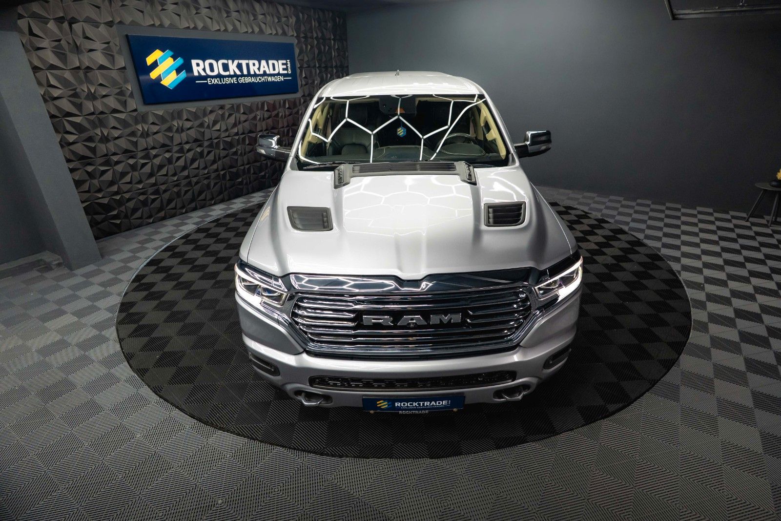 Fahrzeugabbildung Dodge RAM 5.7 V8 HEMI 4x4 Limited Longbed Hardtop 19%