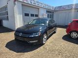 Volkswagen Passat 2.0 TDI DSG Exclusive BlueMotion Tech USA - Volkswagen Passat aus 2012 mit Diesel-Antrieb: Limousine