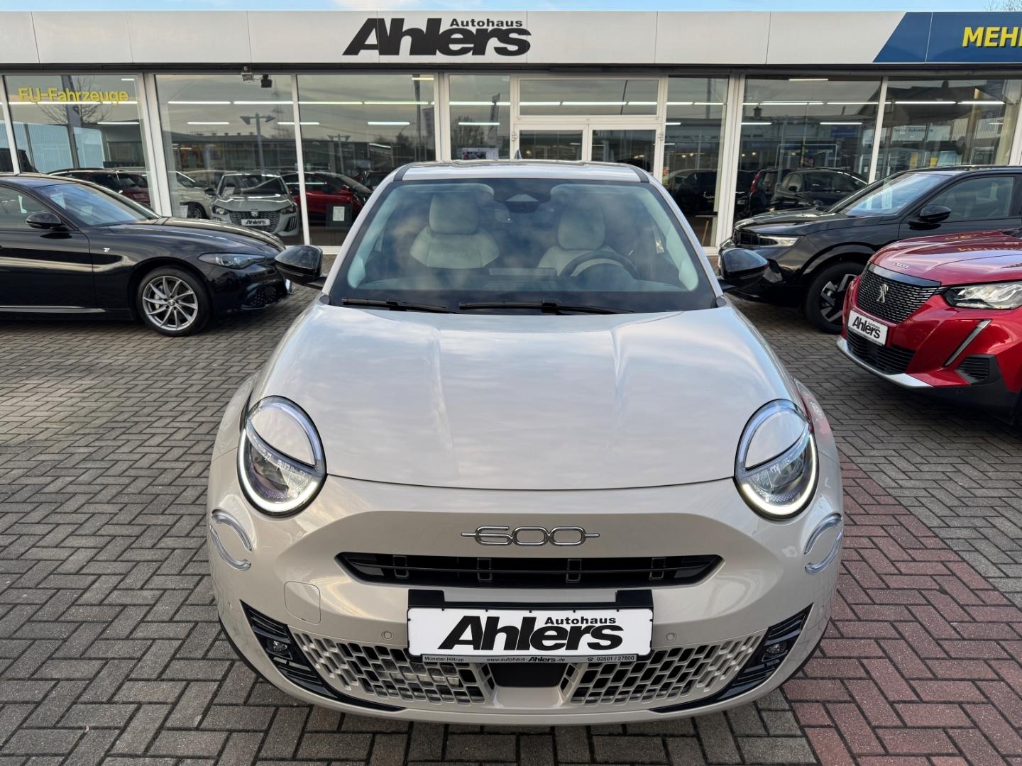 Fiat 600 La Prima+AUTOMATIK+LEDERBRAUN+NAVI+KAMERA+SH