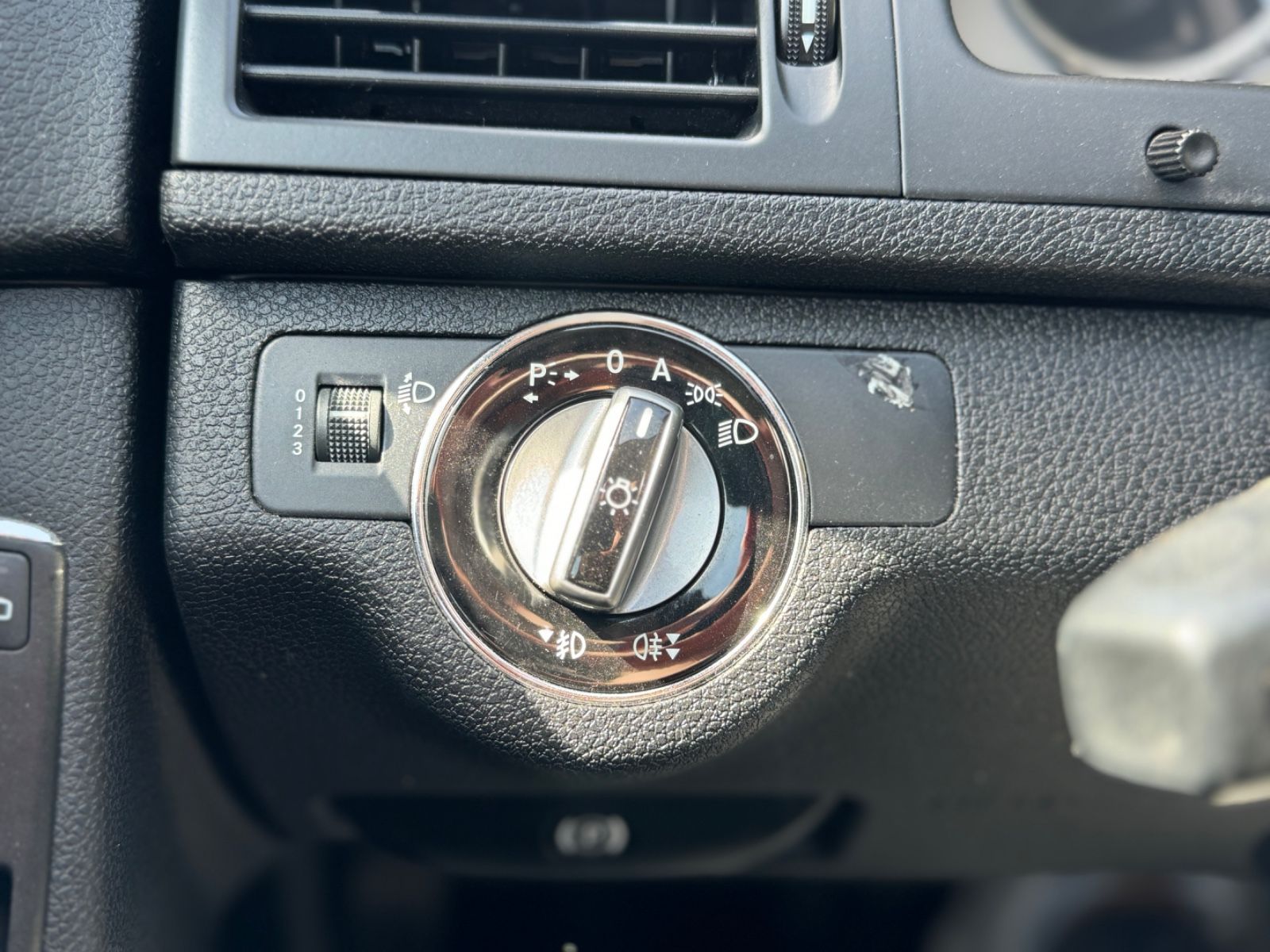 Fahrzeugabbildung Mercedes-Benz C 200 CGI BlueEfficiency/Klimaautom./Tempo.