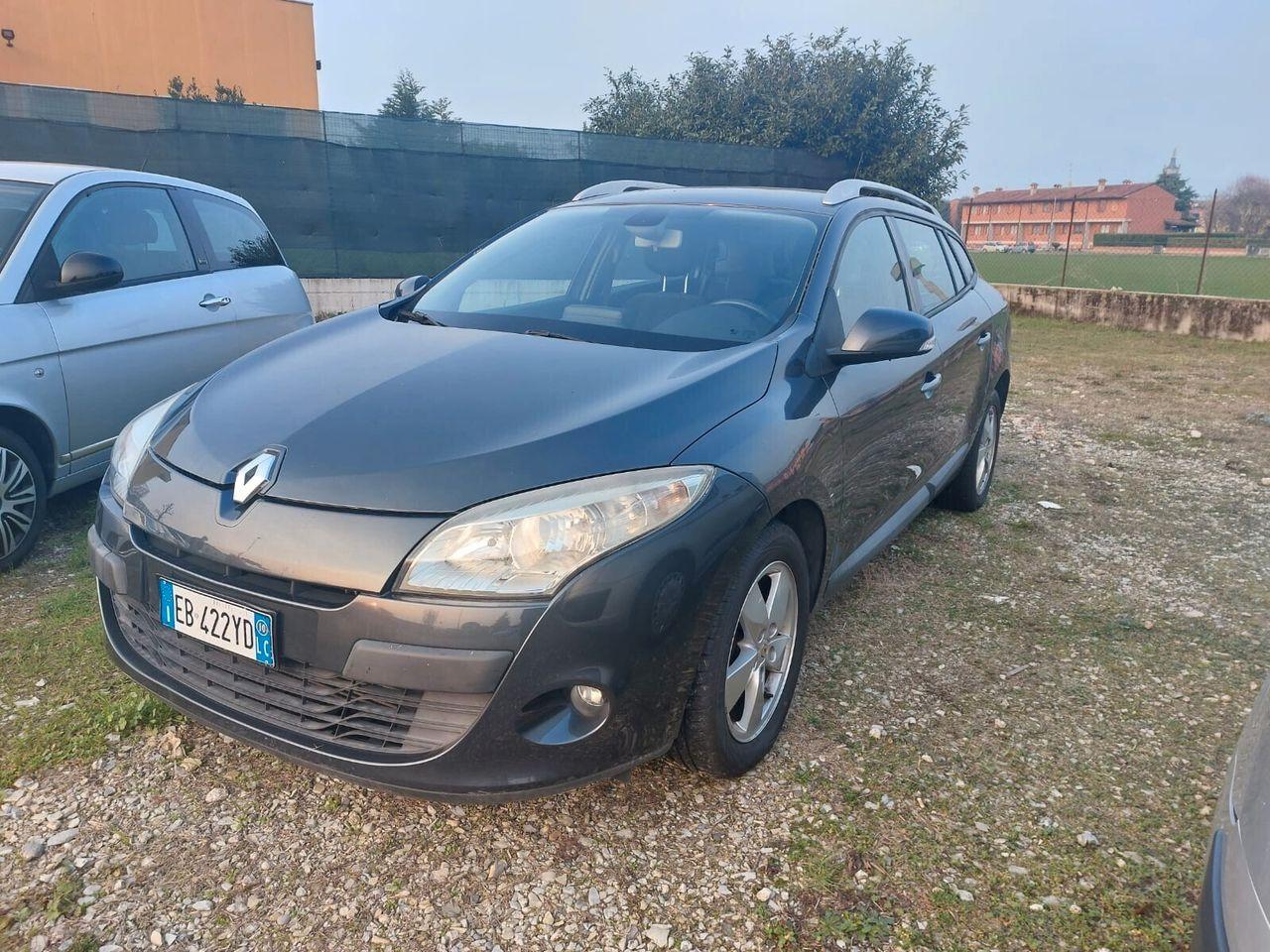 Renault Megane 2010 — rear view