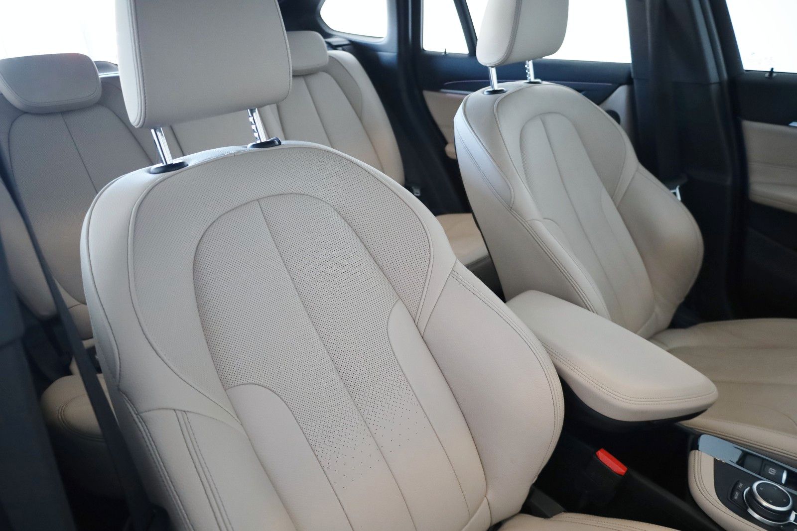 Fahrzeugabbildung BMW X1 xDrive 25e M Sport, Leder,Navi,ACC,HUD,Kamera