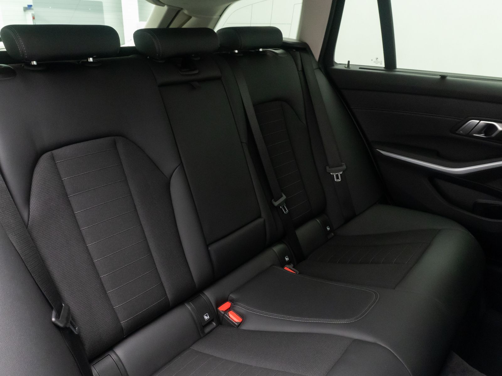 Fahrzeugabbildung BMW 320e FernlichtAs DAB Widscreen Sportsitz Komfort