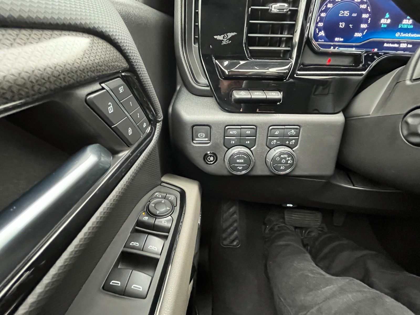 Fahrzeugabbildung Chevrolet Silverado ZR2 V8 6.2*Head-Up*360°*Offroad*AHK