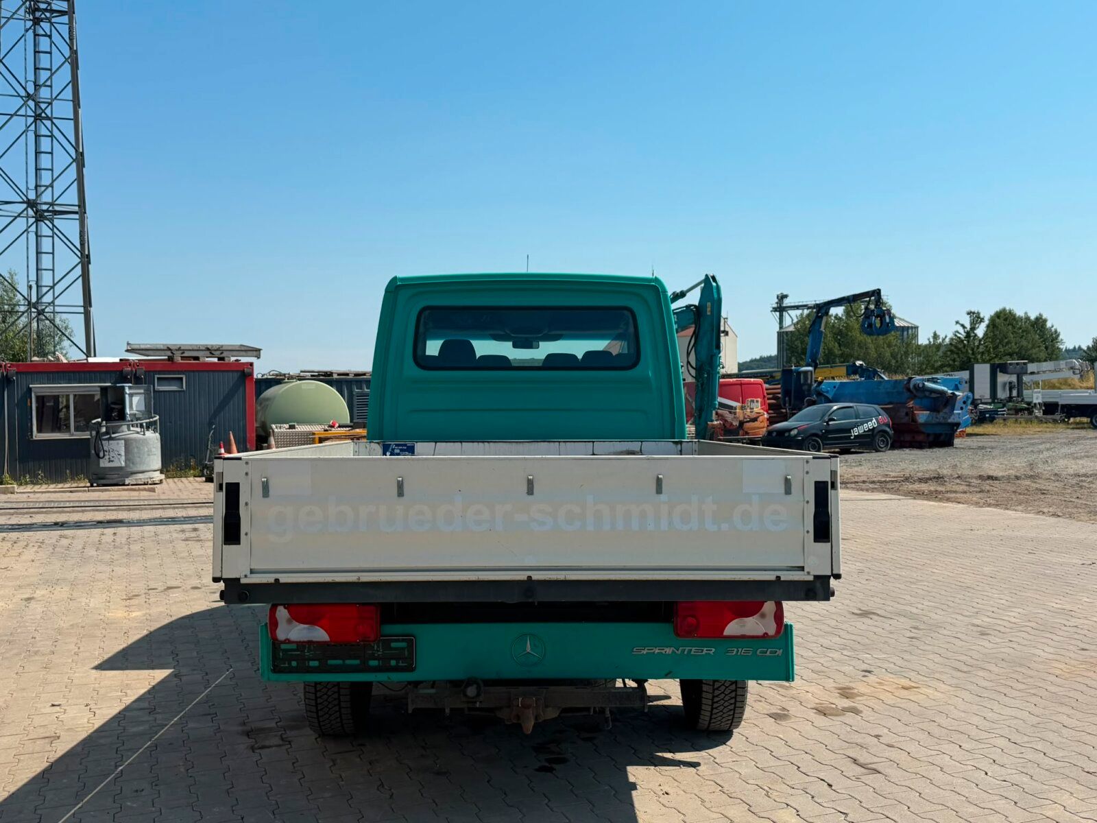 Fahrzeugabbildung Mercedes-Benz Sprinter 316 CDI Pritsche DoKa 6 Sitze