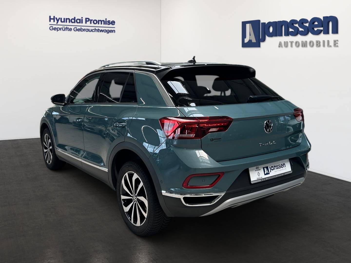 Fahrzeugabbildung Volkswagen T-Roc 1.5 TSI | CarPlay | Dachrehling | LED |