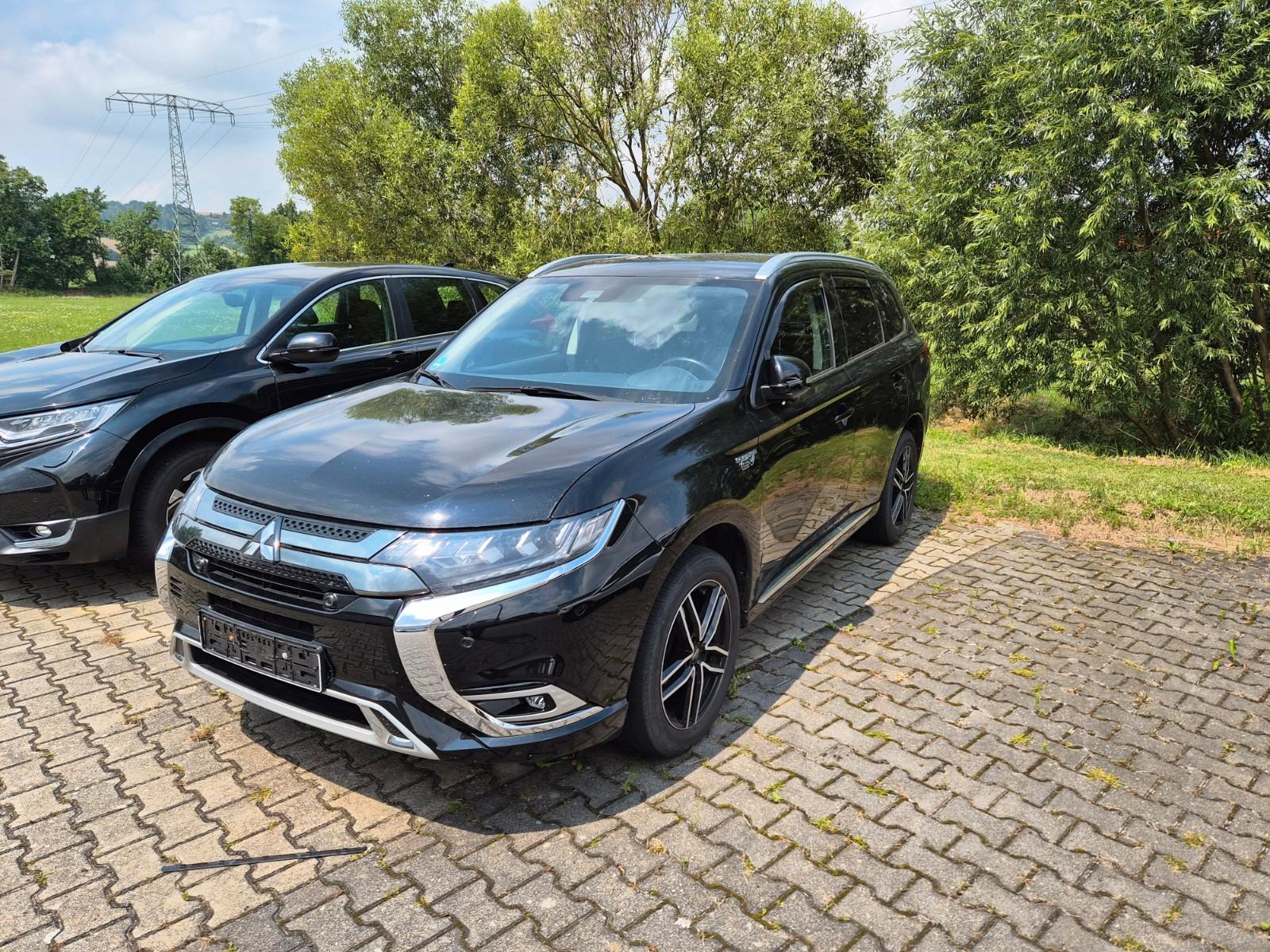 Mitsubishi Outlander 2.4 MIVEC PLUG-IN HYBRID 4WD Plus