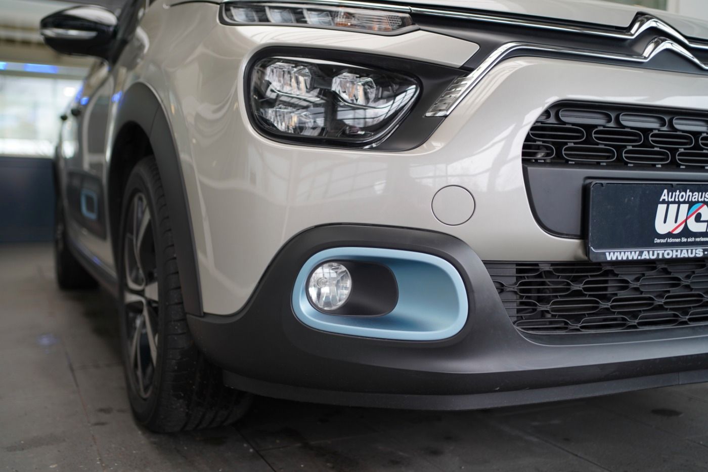 Fahrzeugabbildung Citroën C3 PureTech 110 EAT6 Elle Automatik Sitzheizung