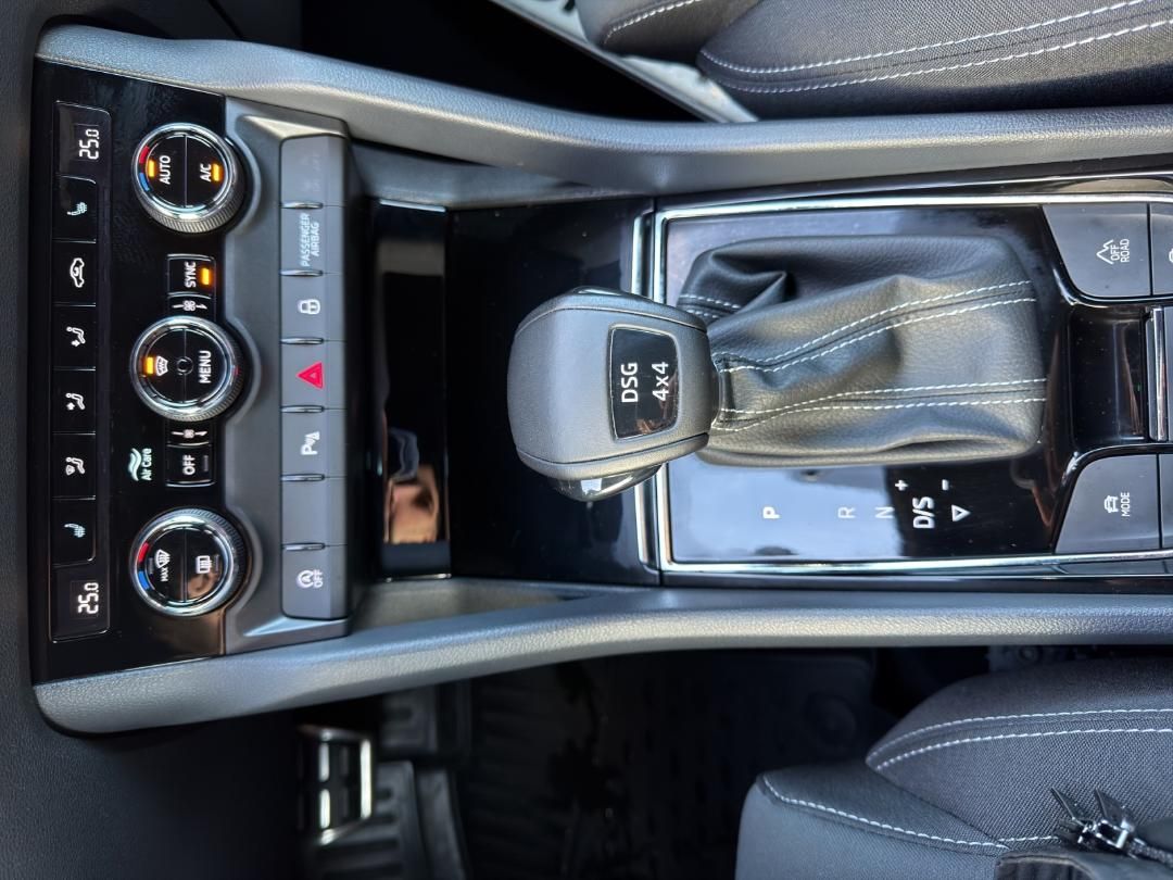 Fahrzeugabbildung SKODA Karoq Sportline 2.0 TSI,190ps, 4x4 OPF (EURO 6d)